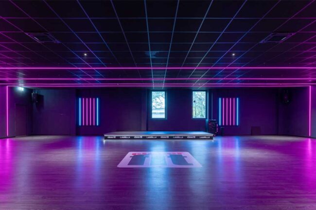 Fitnessstudio Kursraum | Licht und Sound made by Aschenbach TechnikDesign Fitnessstudio Kursraum | Licht und Sound made by Aschenbach TechnikDesign
