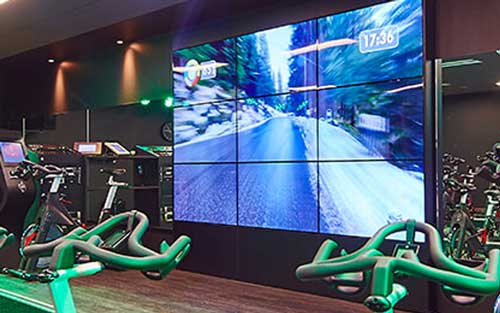 Screens TV Displays Beamer Fitnessstudio