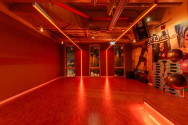 SportsClub Hamburg Hafencity: Licht und Sound von Aschenbach TechnikDesign